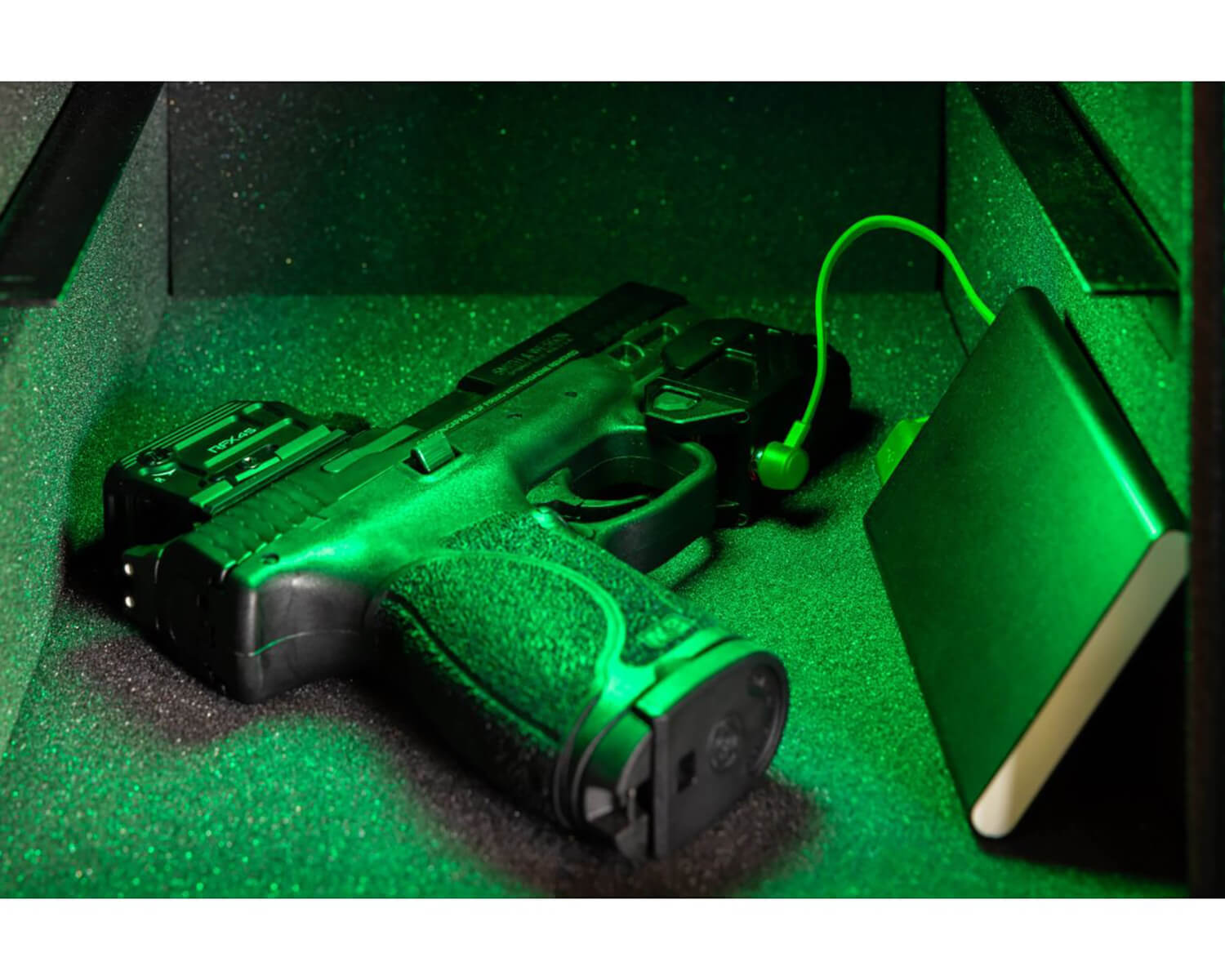 Viridian 9300027 C5L with SAFECharge C Series Black 650 Lumens White/Green Laser Glock/Sig Sauer/Smith & Wesson Viridian 9300027 C5L with SAFECharge C Series Black 650 Lumens White/Green Laser Glock/Sig Sauer/Smith & Wesson